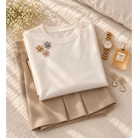 Üç Çiçek Taş Detaylı Beyaz T-Shirt | Three Crystal Flowers White T-Shirt